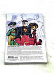 YOUNG JUSTICE BOOK 1. NM- CONDITION.