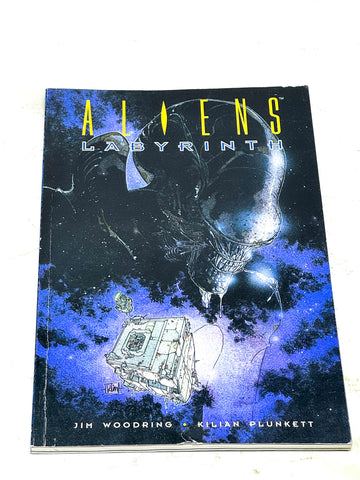 ALIENS - LABYRINTH. FN CONDITION.