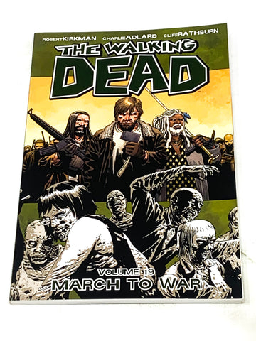 WALKING DEAD VOL.19 - MARCH TO WAR. VFN CONDITION.